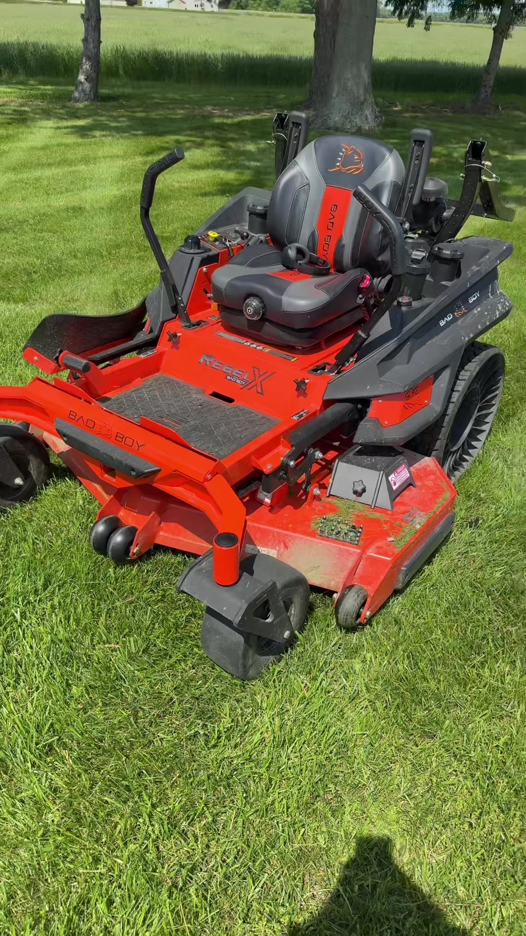 @LEGENDARY LAWNCARE