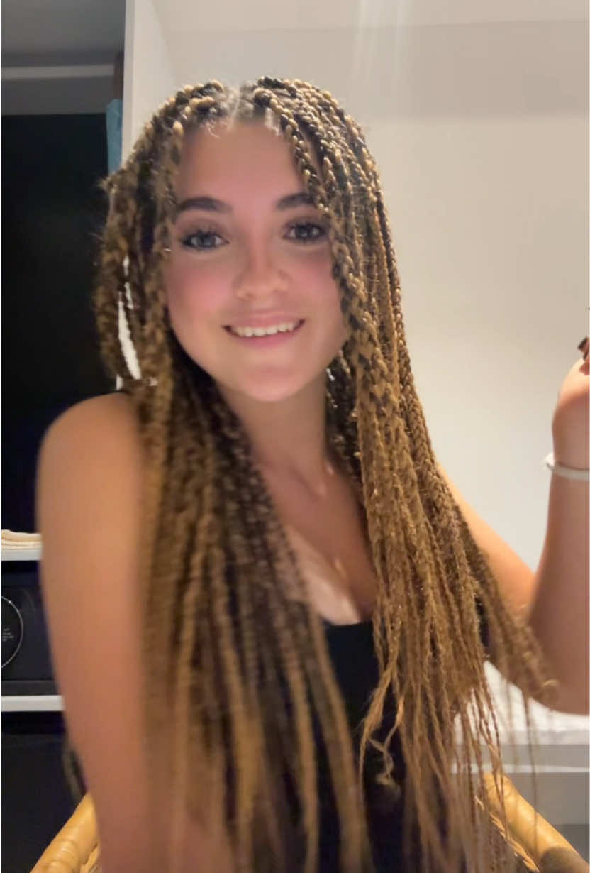 @oliivia