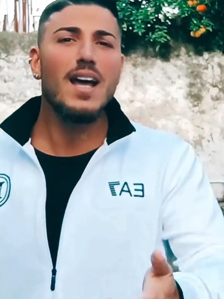 @Emanuele Avitabile