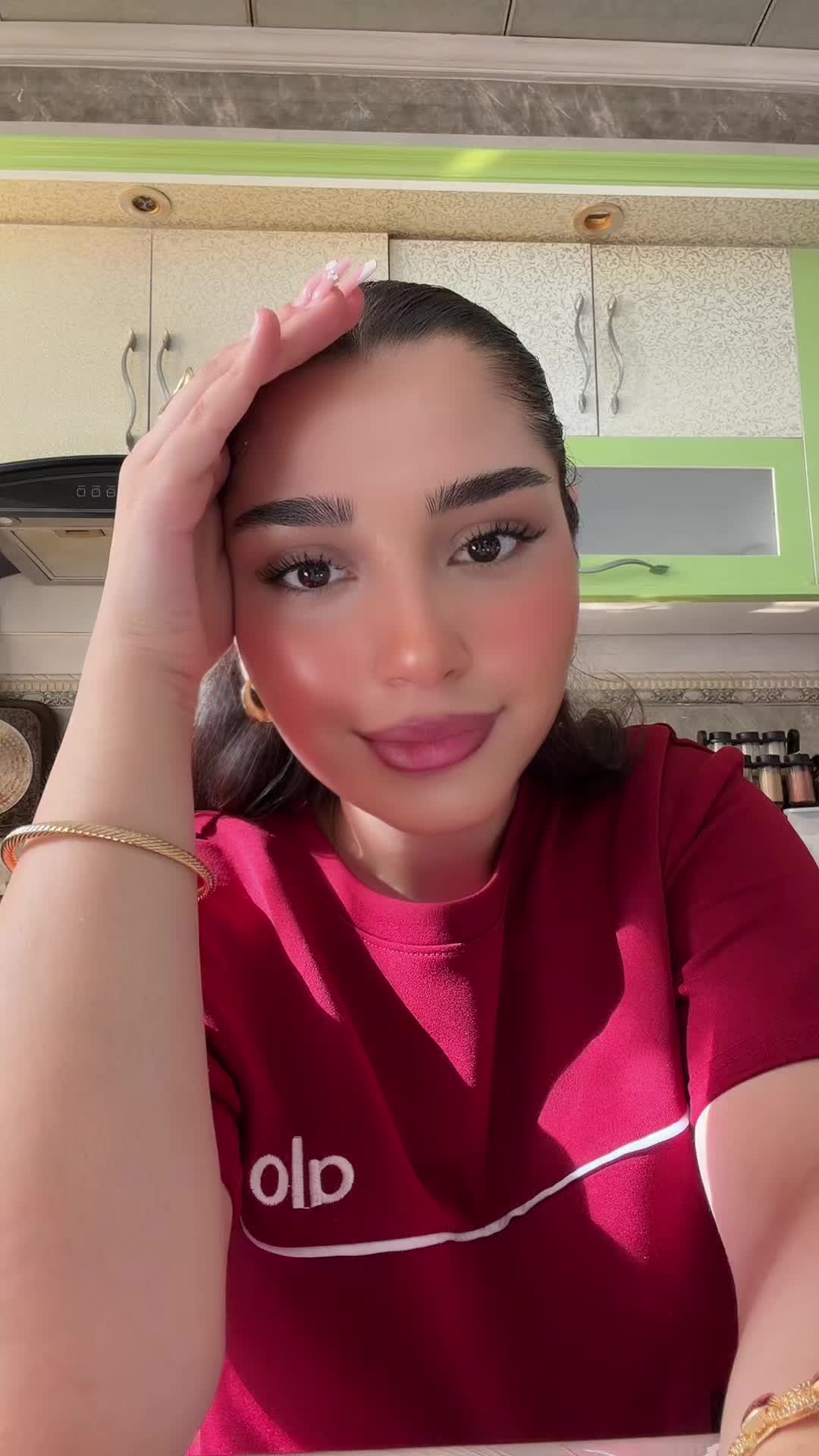 @𝒱