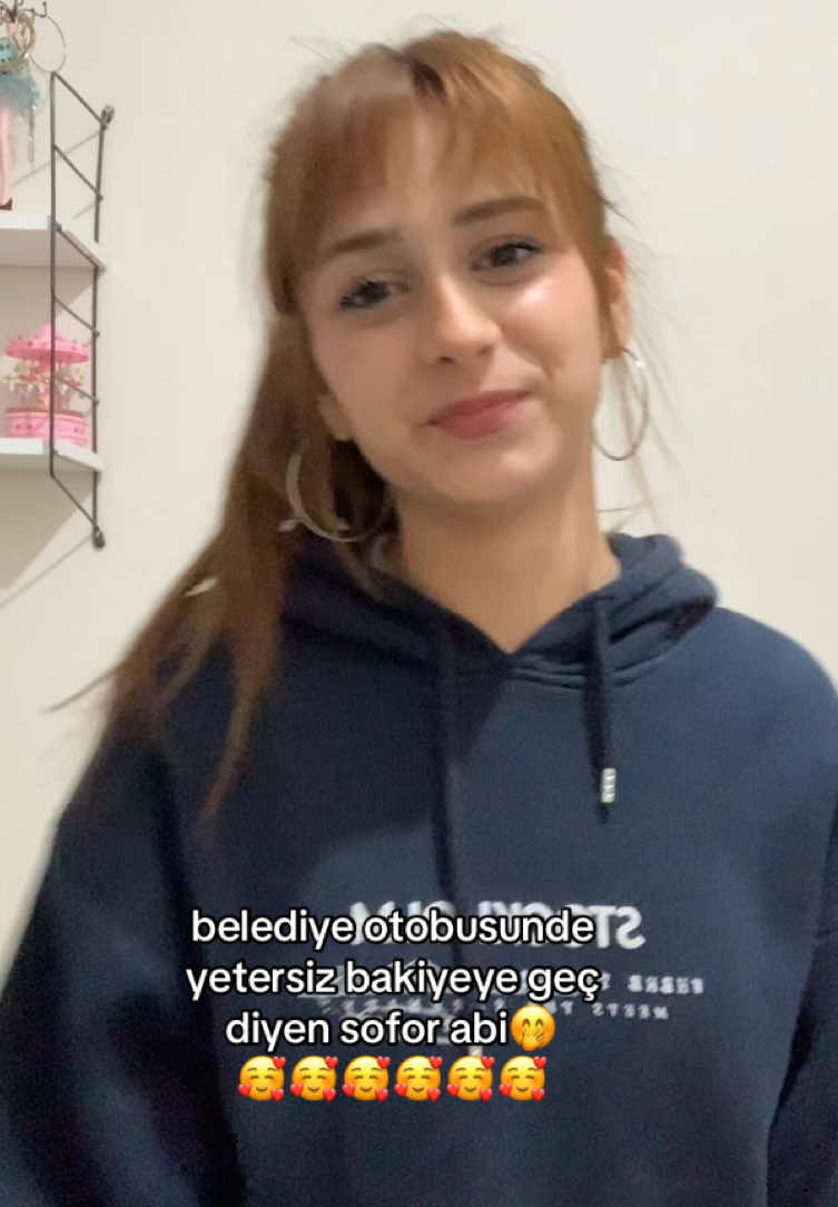 @👩🏻&zwj;🦲