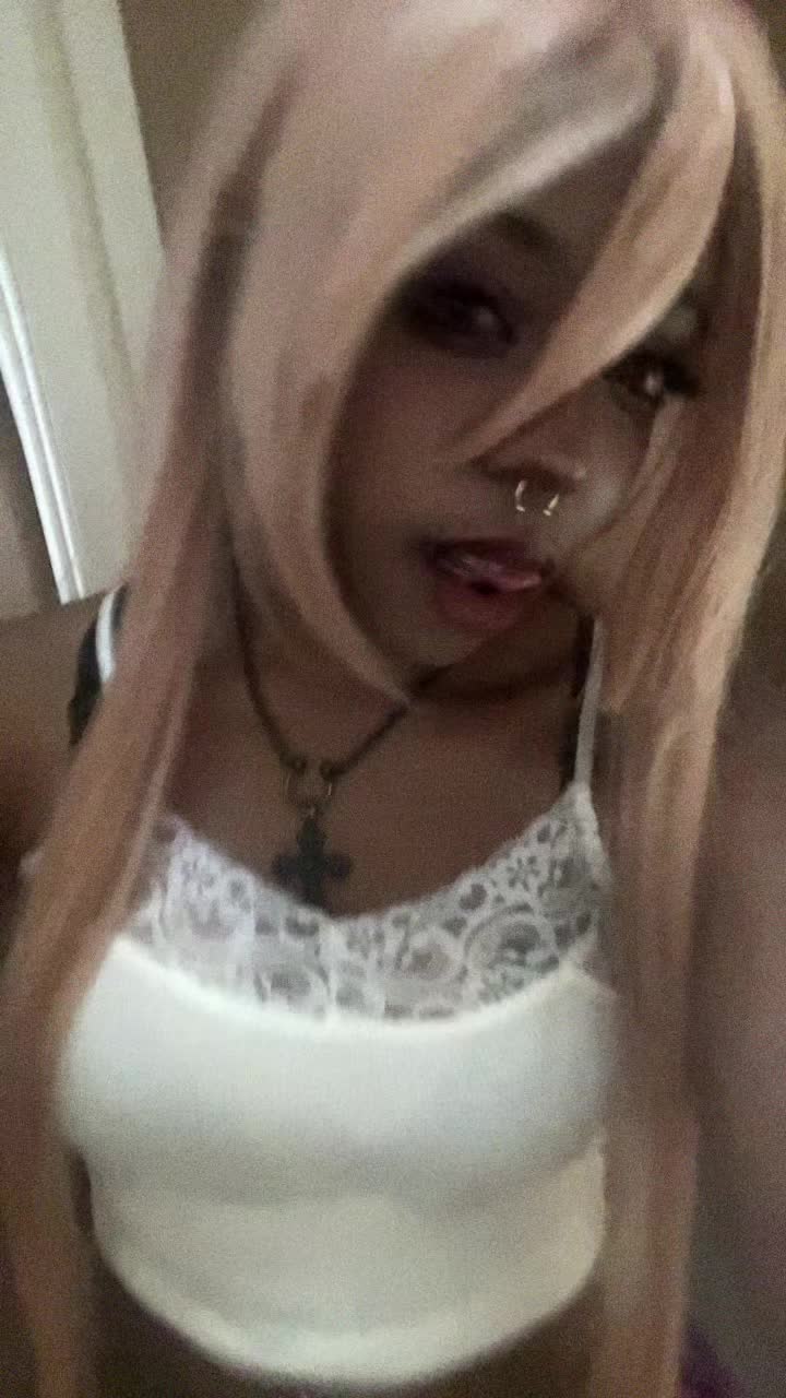 @𝖍𝖔𝖑𝖑𝖞