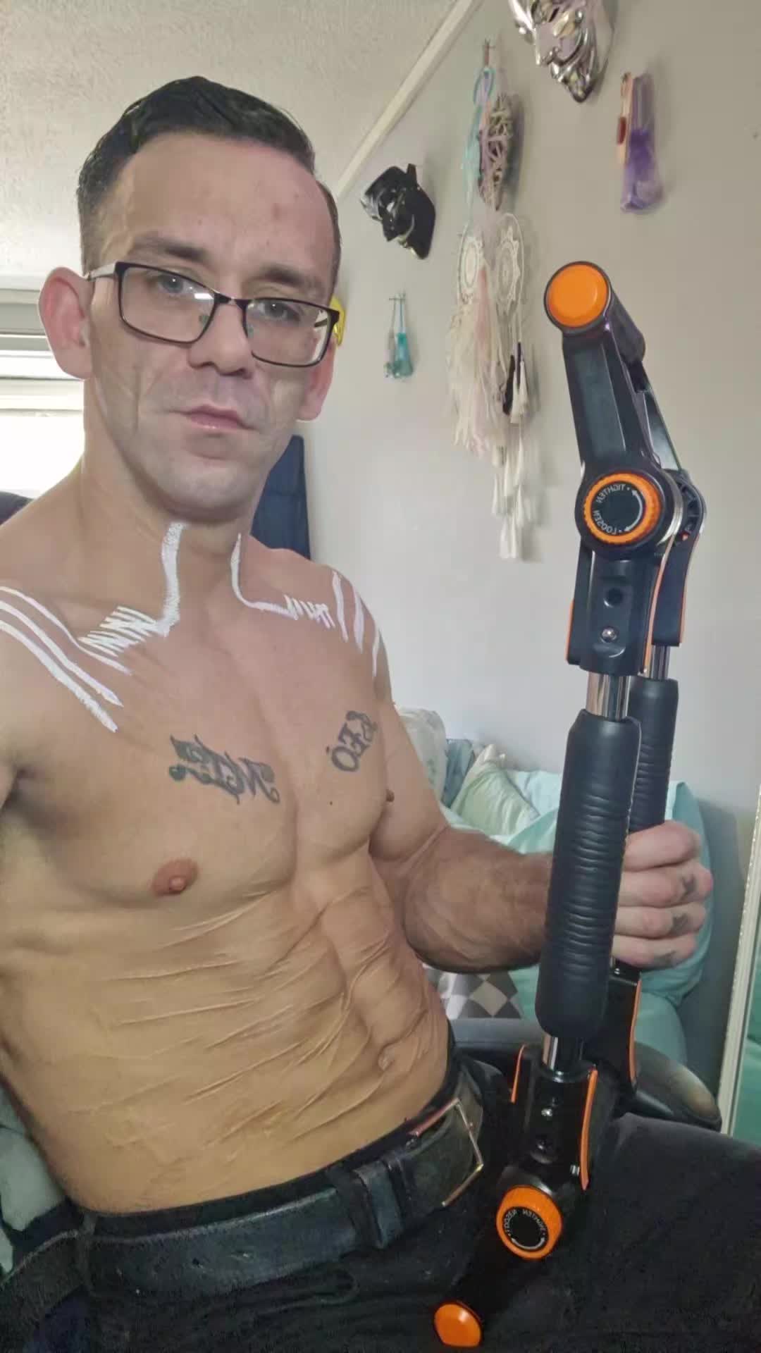 @Michael Lloyd/bodybuilder