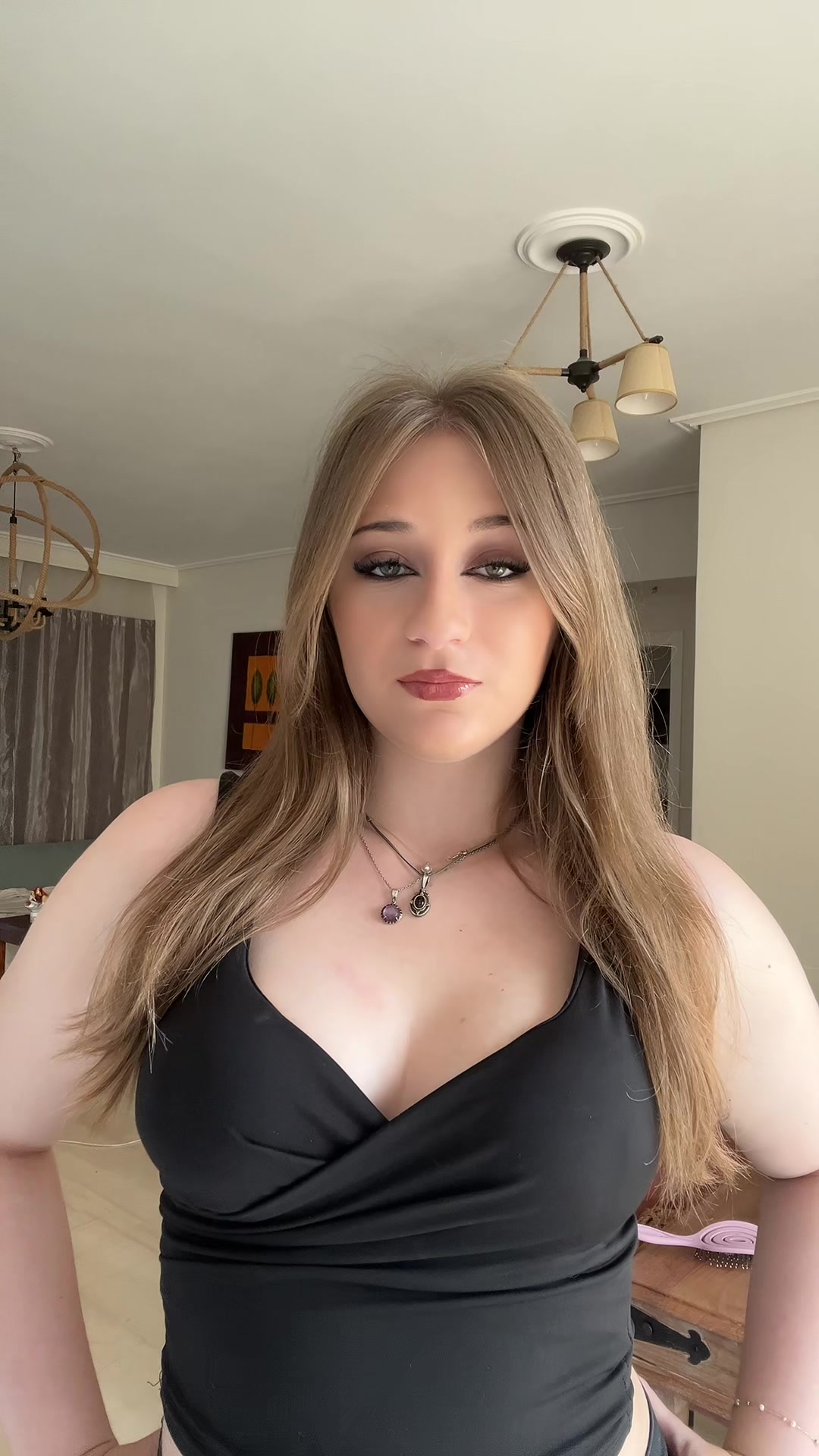 @𝓐𝓷𝓰𝓮𝓵𝓪
