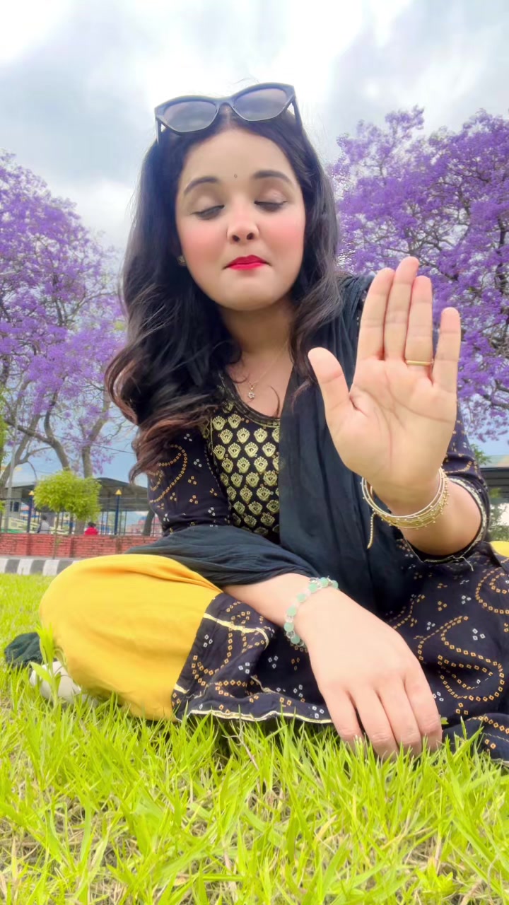 @Aakriti Neupane (सुन्दरि)