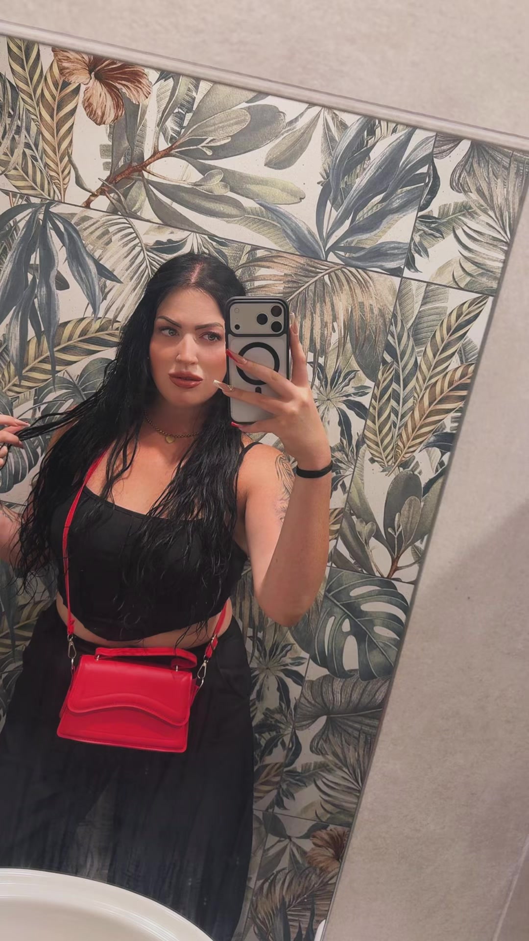 @L.B🎀🖤