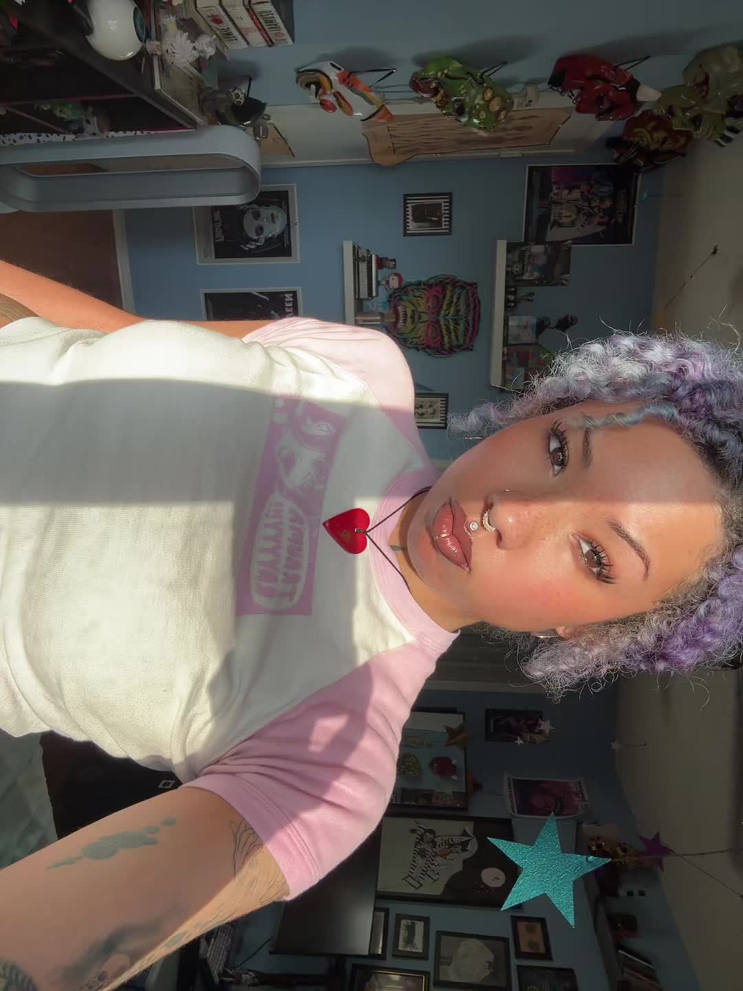 @thegirlinurphone