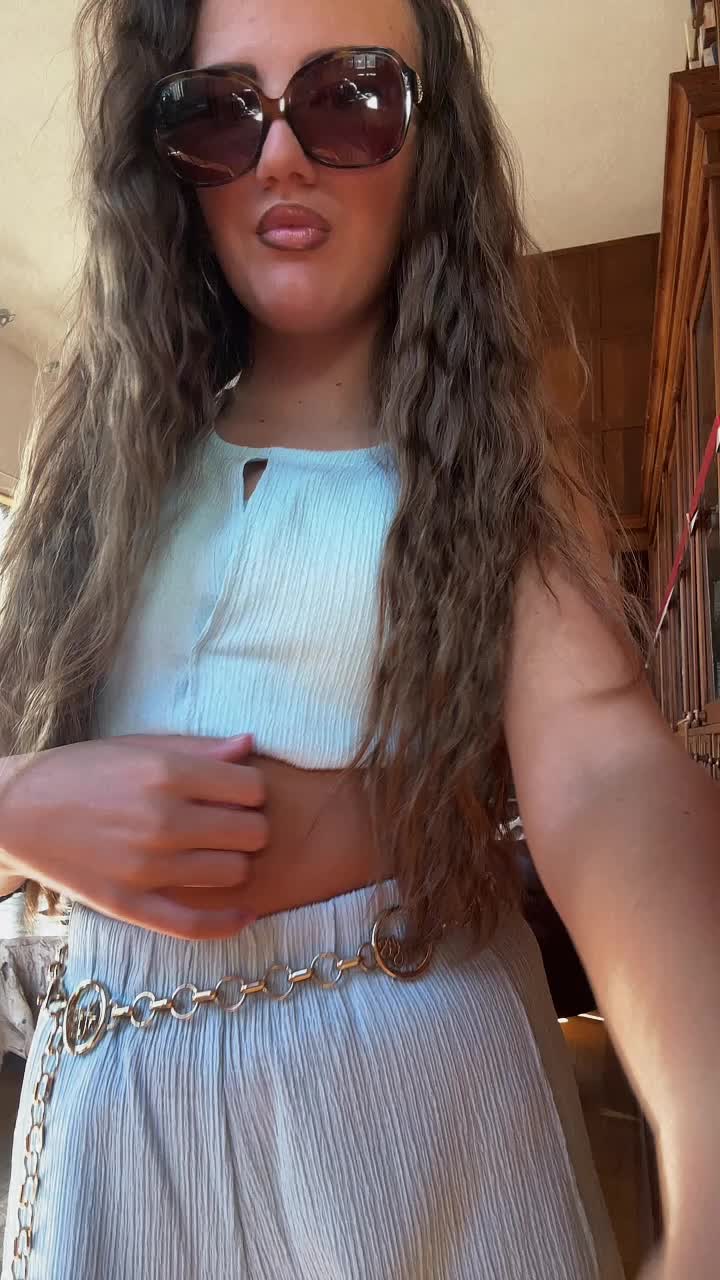 @👩🏽🫶🏼