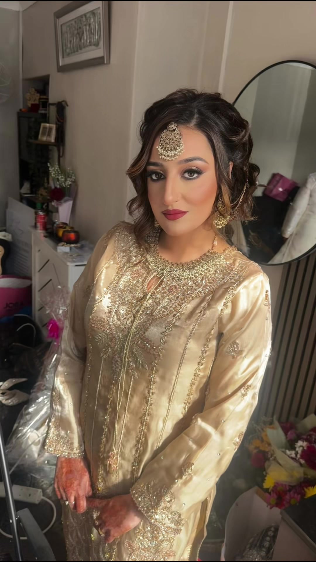 @aishaiqbalmua