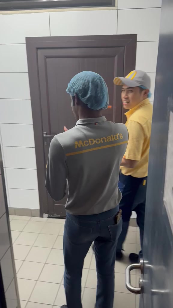 @Mano 👀👀👀👀