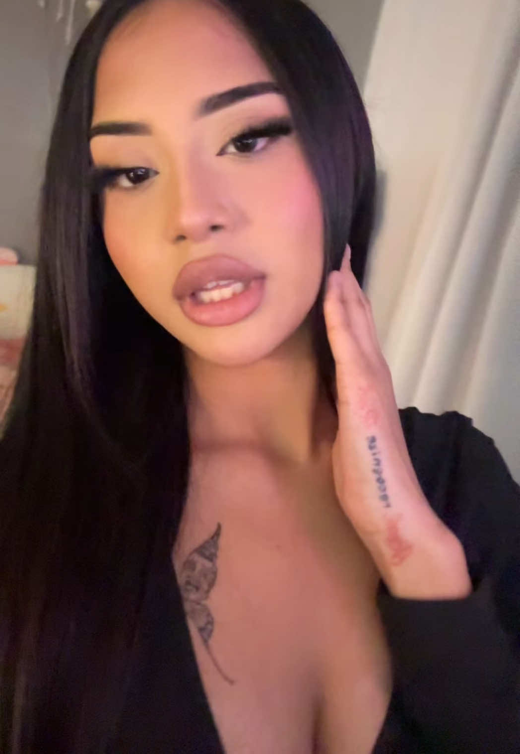 @𝑒𝓂𝒾𝓁𝓁𝓎 𝓃𝑜𝑒𝓂𝒾
