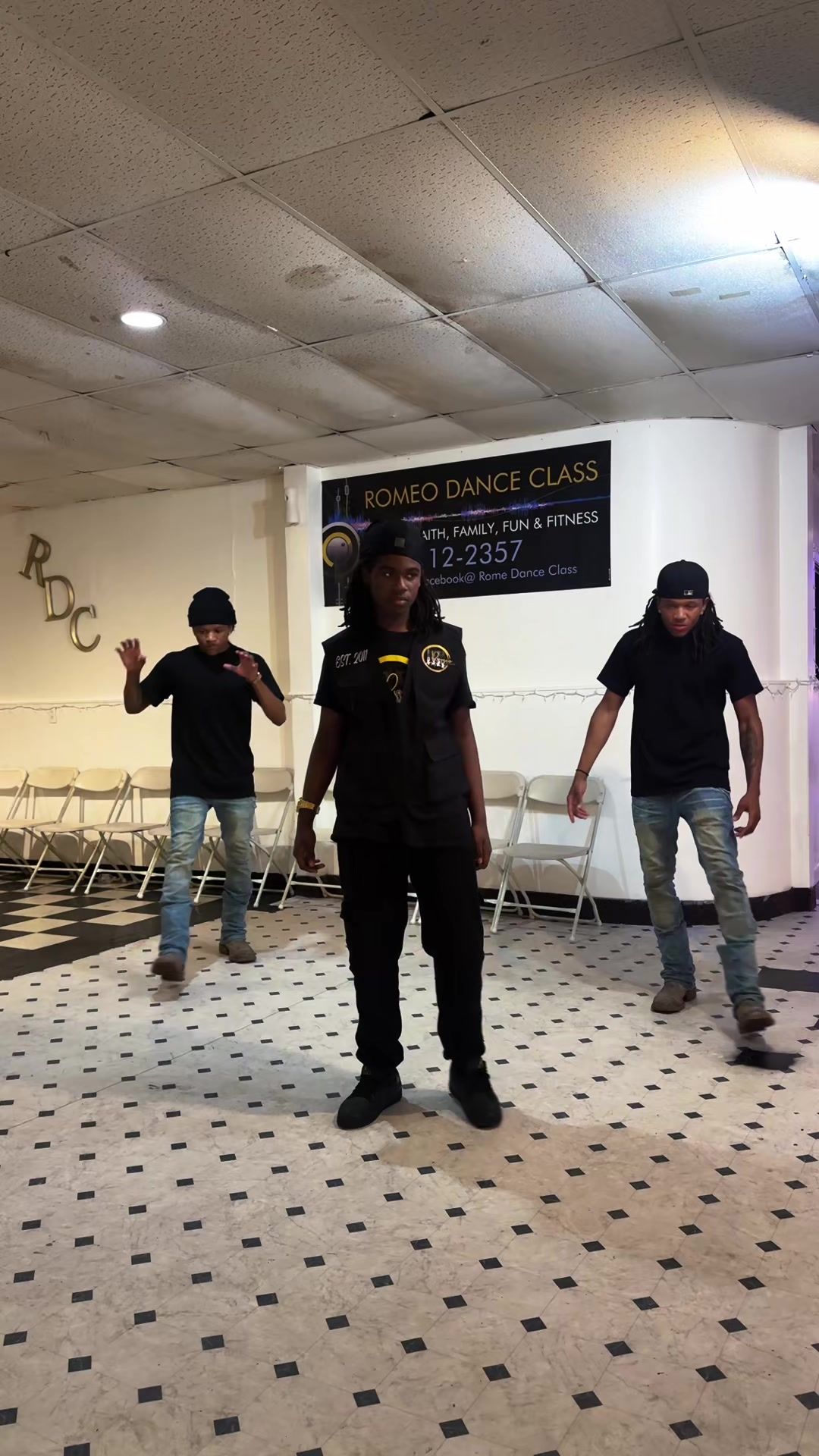 @Ghettotwins_