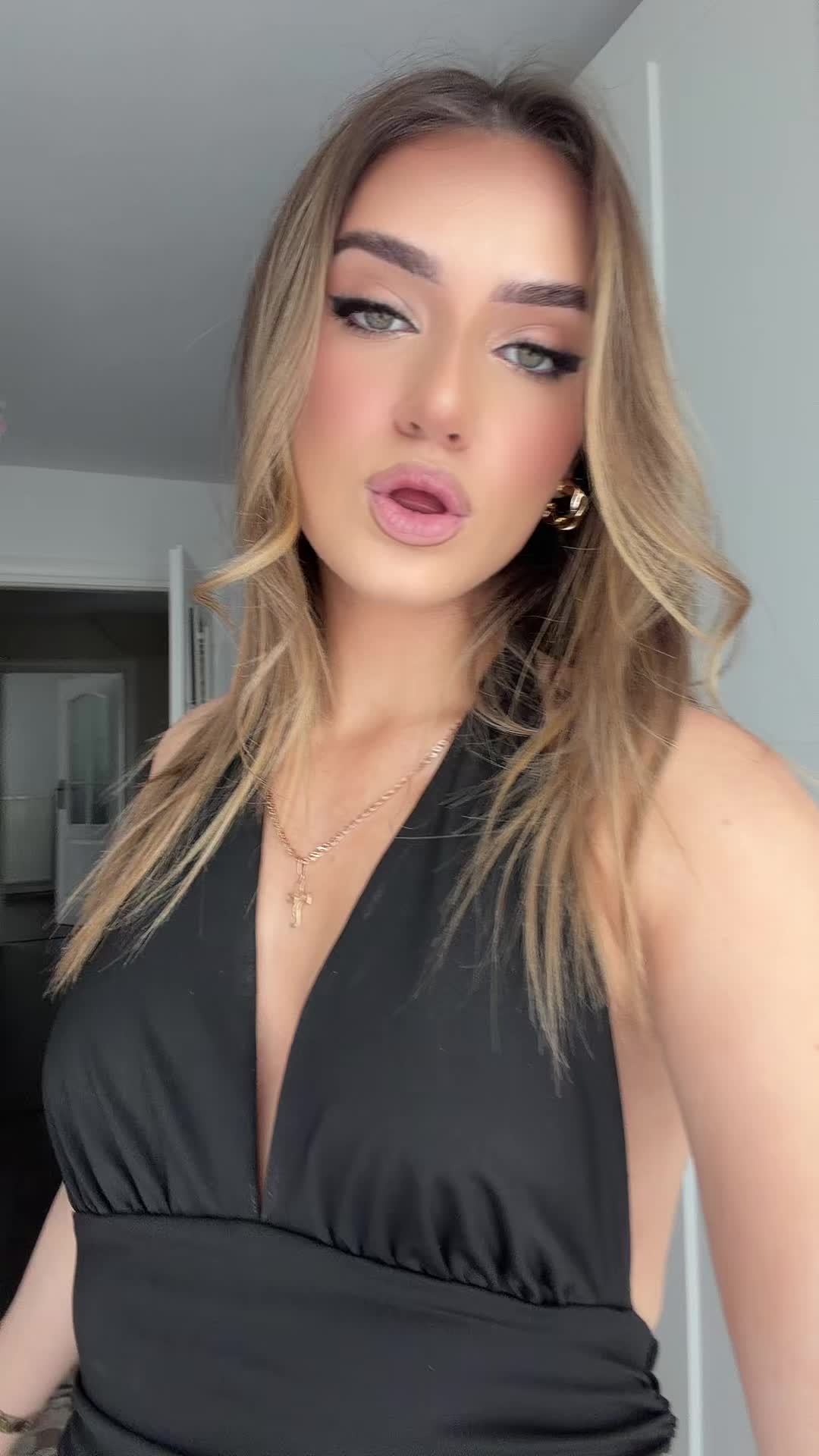 @𝒟𝚘𝓂𝒾𝓃𝒾𝓀𝒶🖤