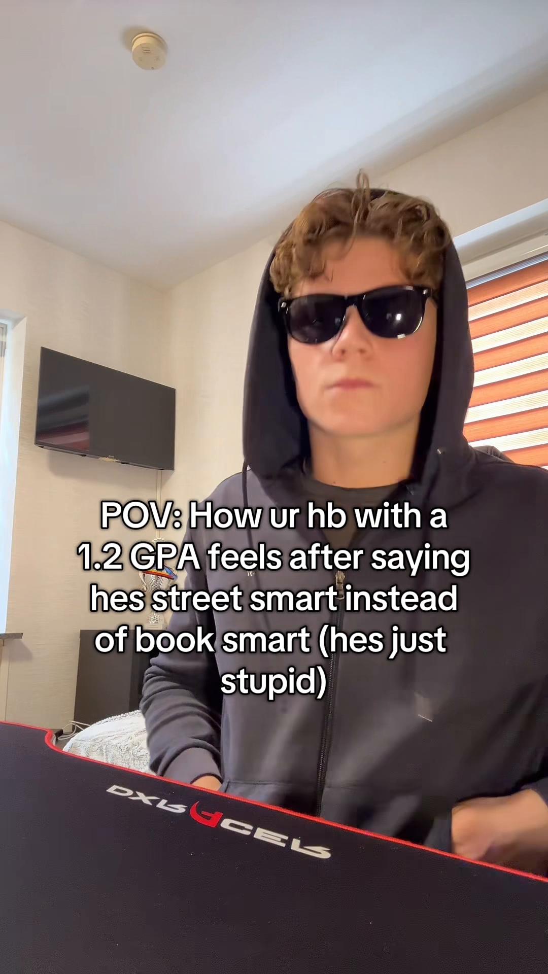@Yvwes