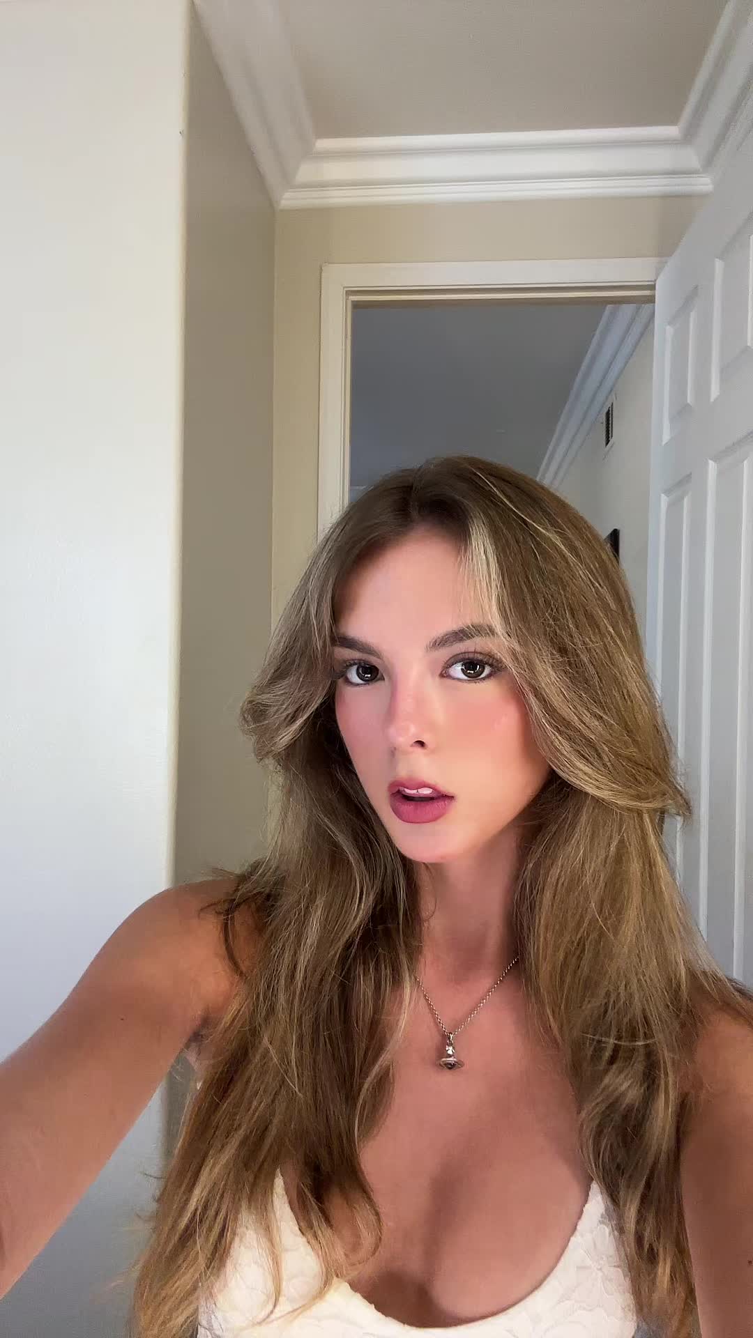 @buttcheeksjiggleee