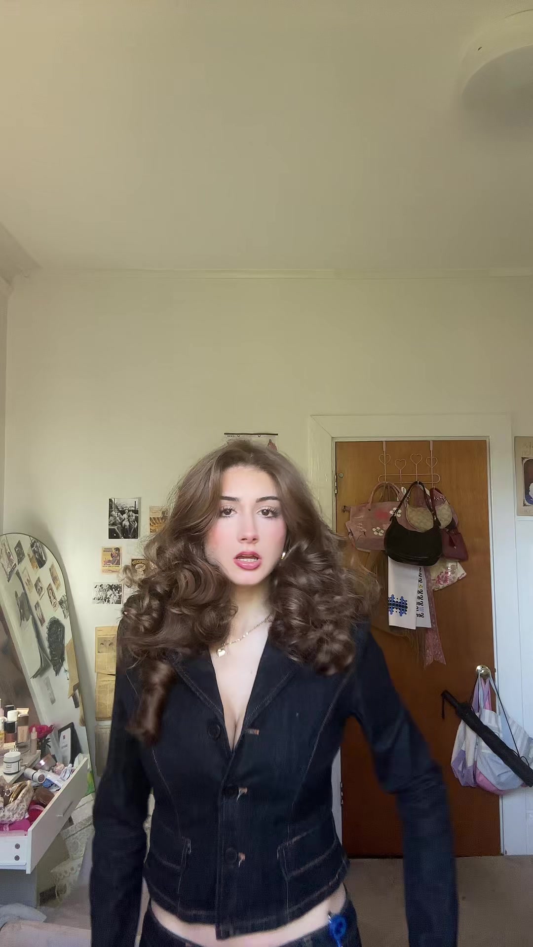 @Ana