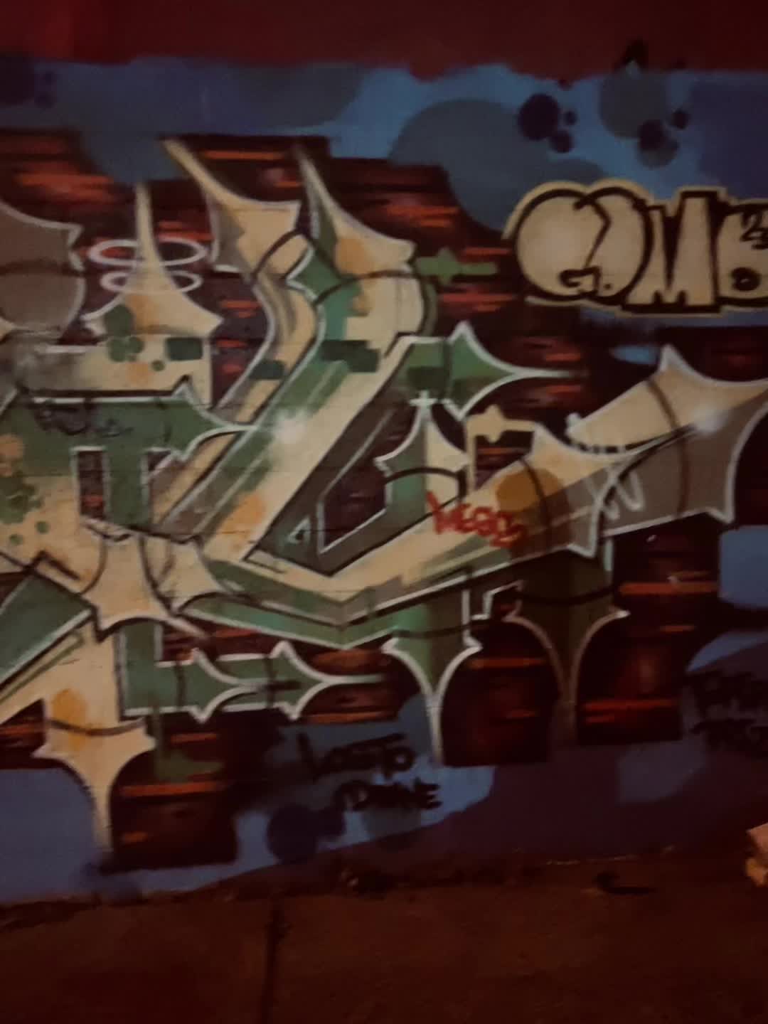 @✘ ✘