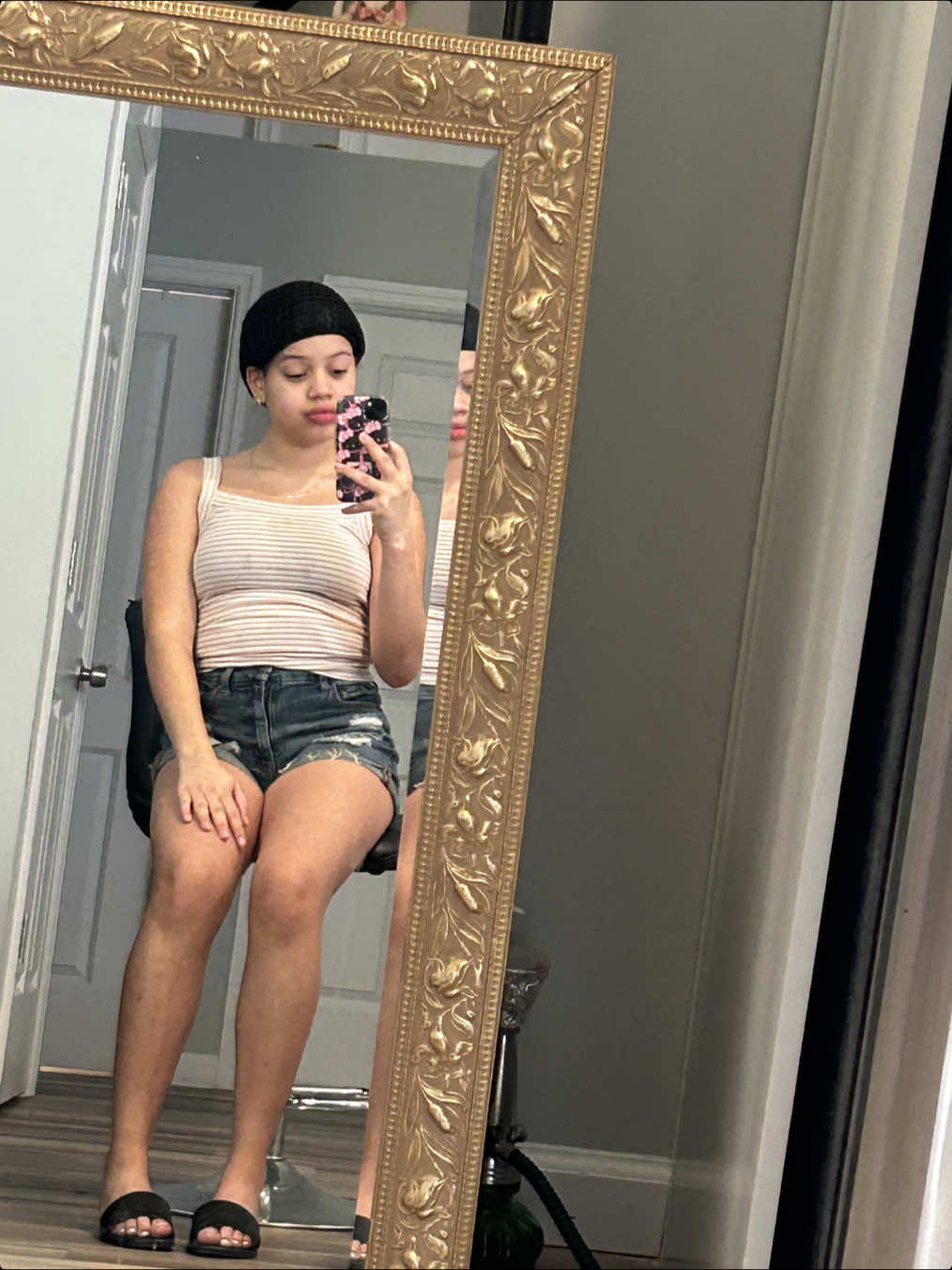 @🐝