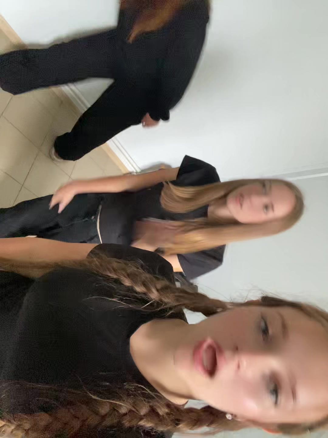 @🫦
