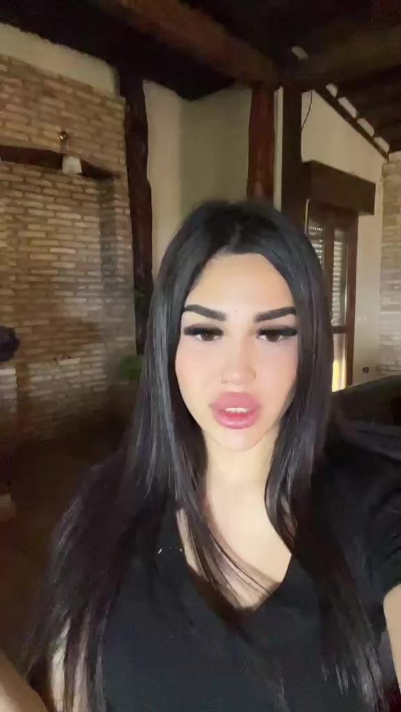 @🫦