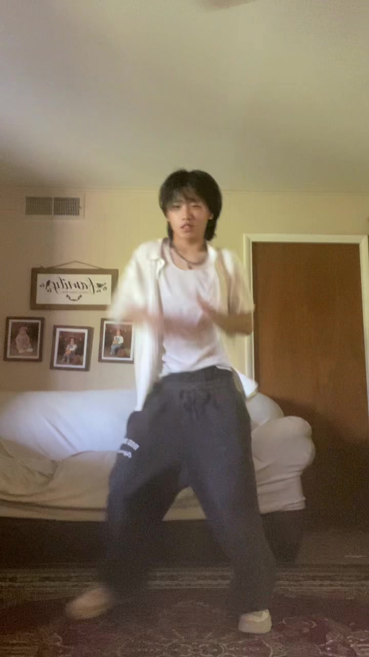 @ℰ .