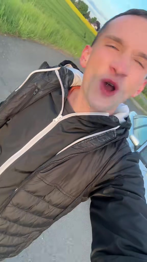 @Itsofficialsimon