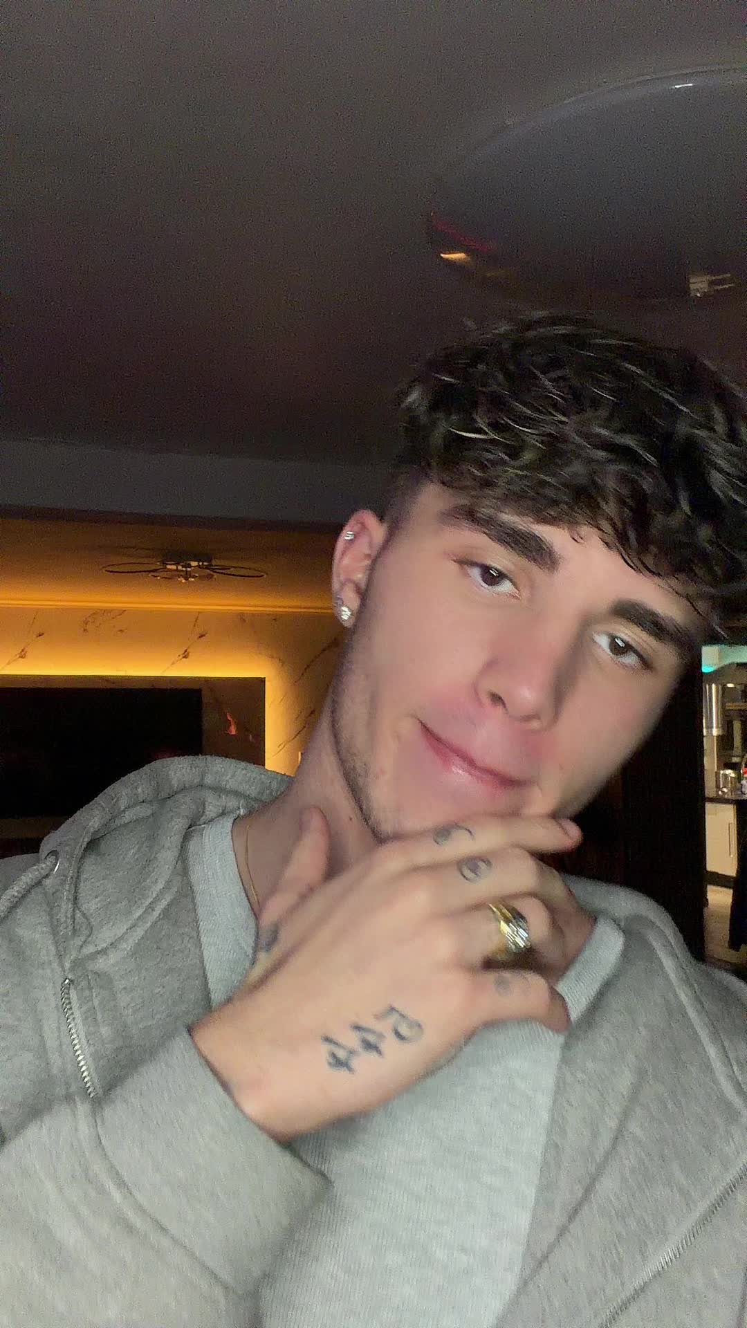 @&AElig;