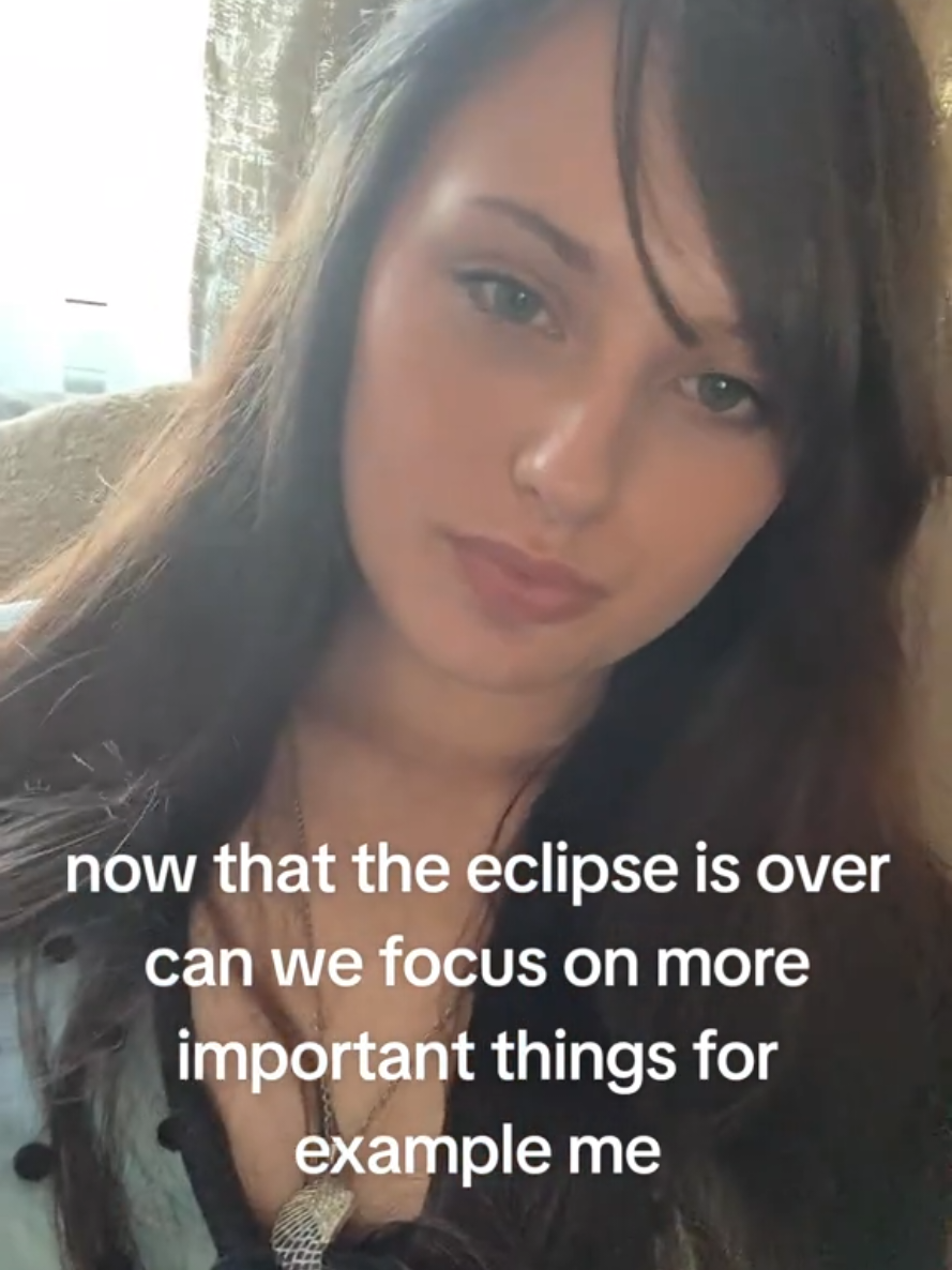 @⋆˚ 𝐋 𝜗𝜚˚⋆