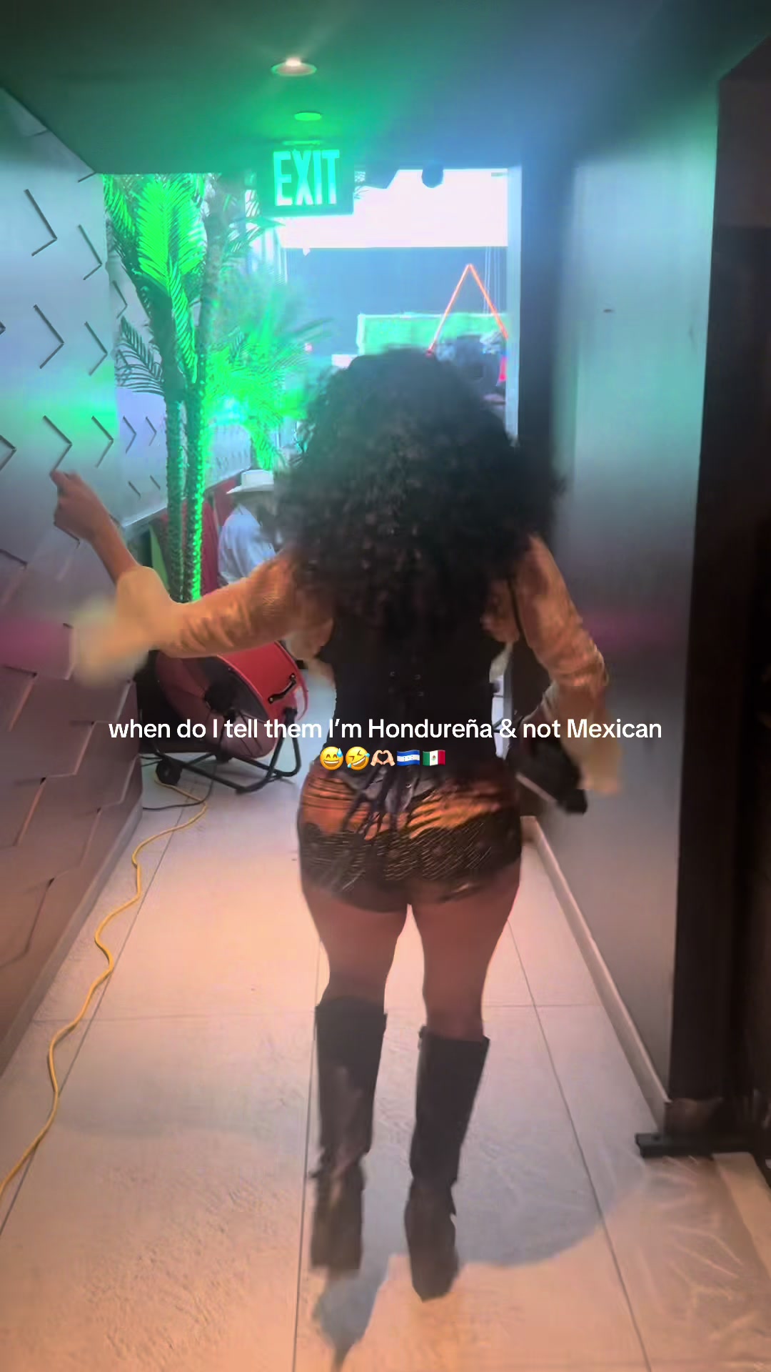 @theisisnohelia
