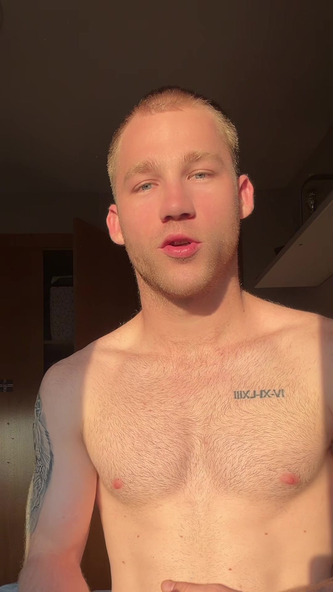 @AleeeX