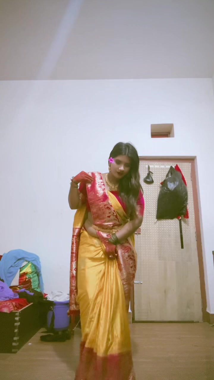 @Bhojpuri Queen 👑