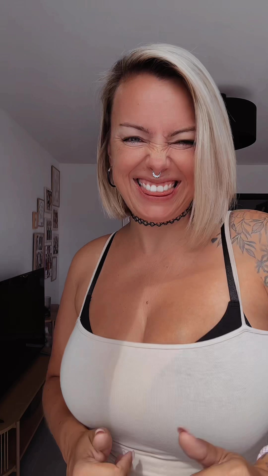 @angiebassface
