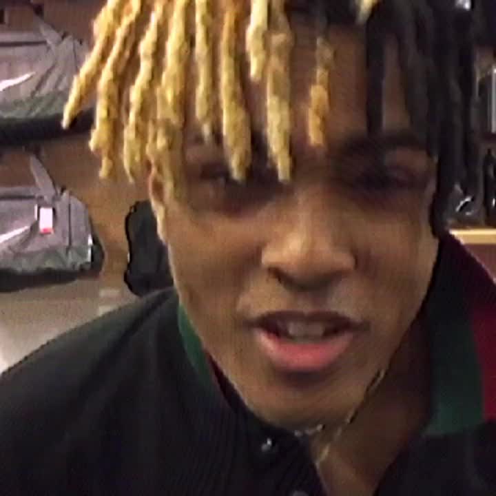@𖣂