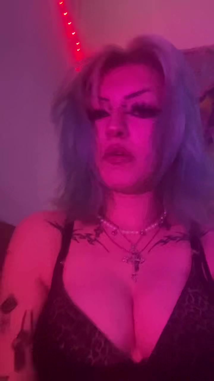 @Ellie_xox