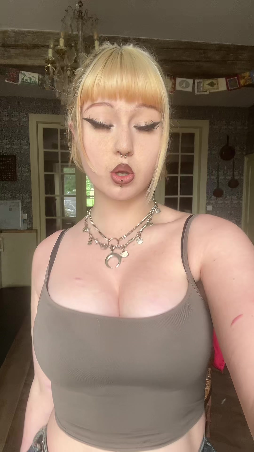 @𝐓𝐢𝐥𝐥𝐲 ☭✰