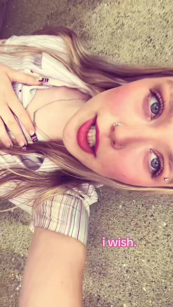 @mimi ✮ ⋆ ˚｡𖦹 ⋆｡&deg;✩