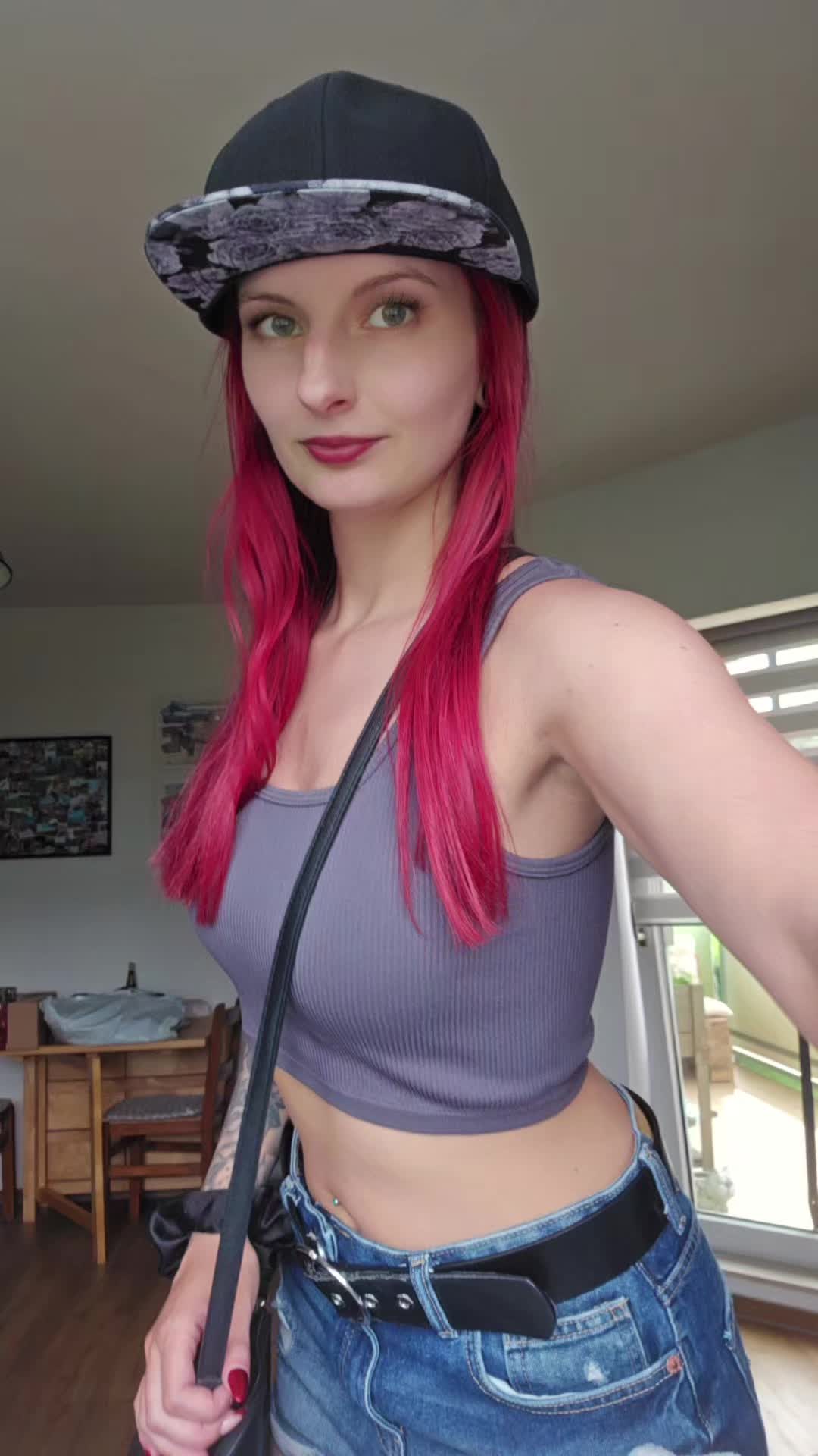 @hello_Sarah
