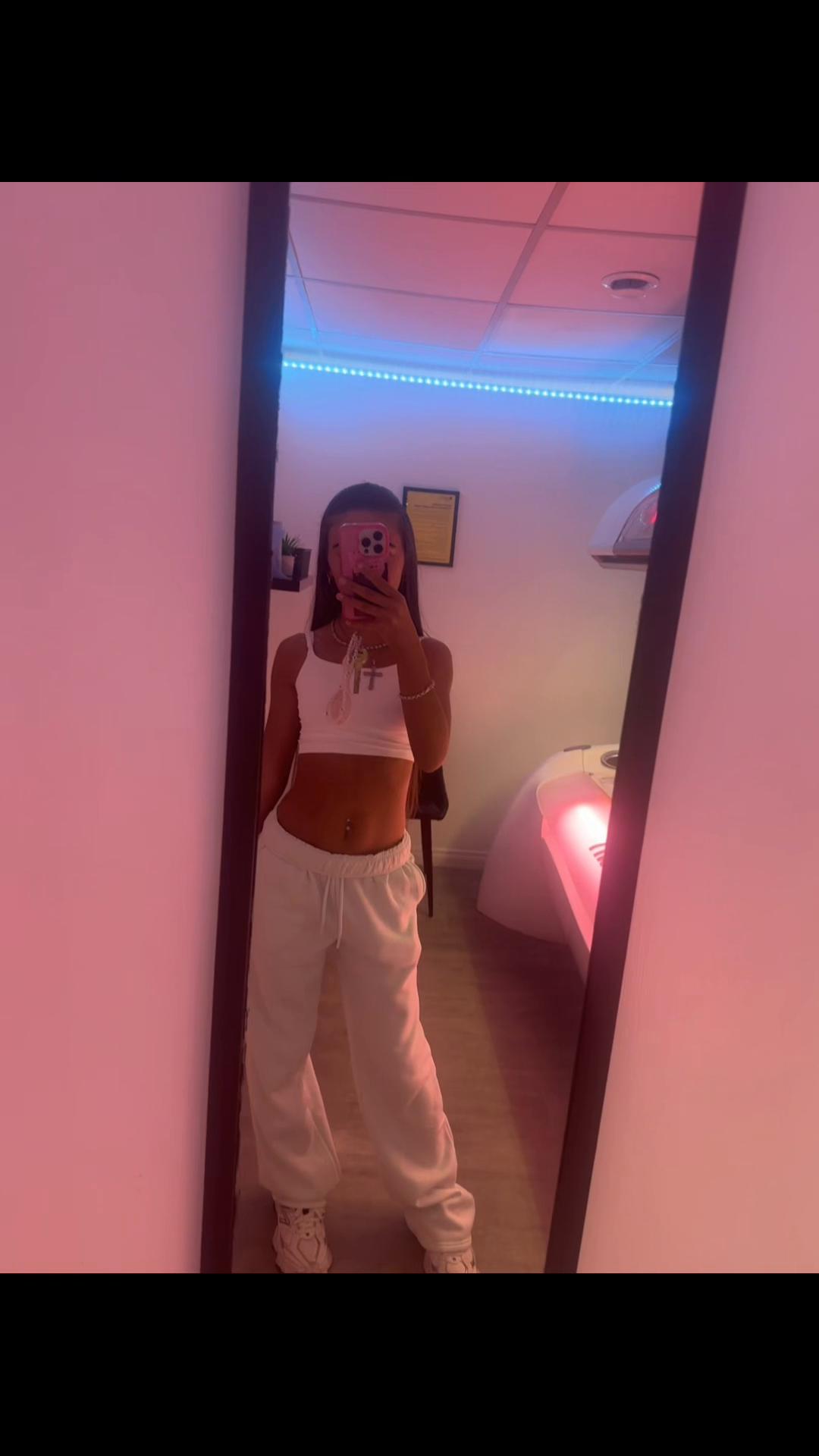 @𝑲𝑬𝑵𝑫𝑹𝑨 𝑪𝑶𝑼𝑹𝑻𝑵𝑬𝒀