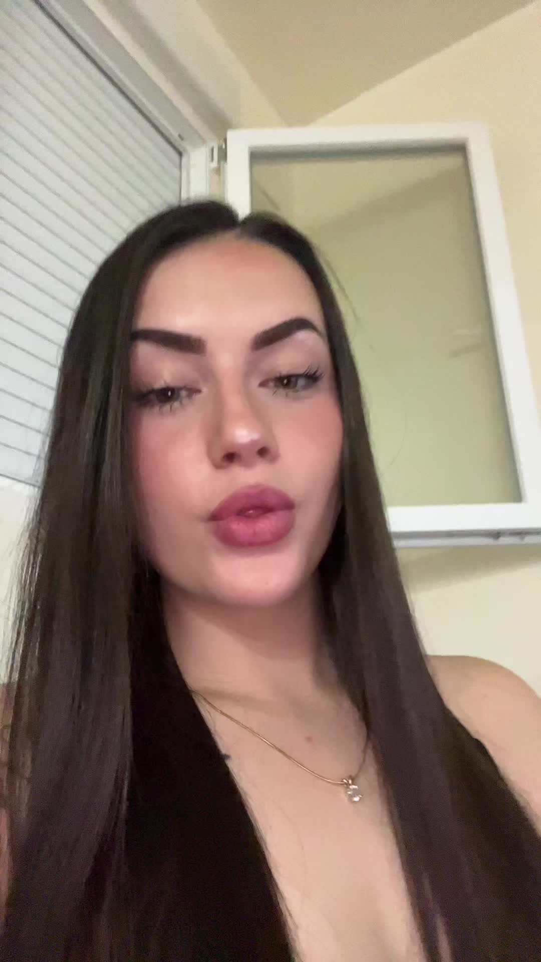 @Carlota