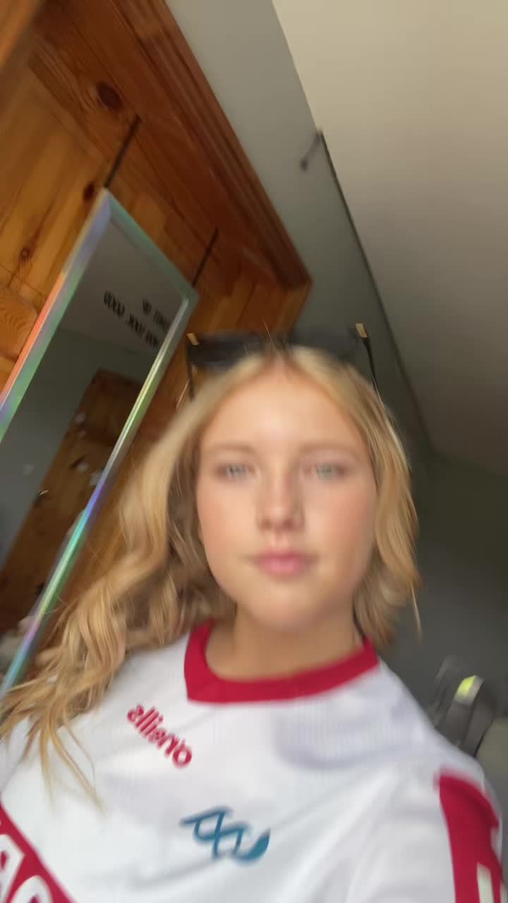 @holly