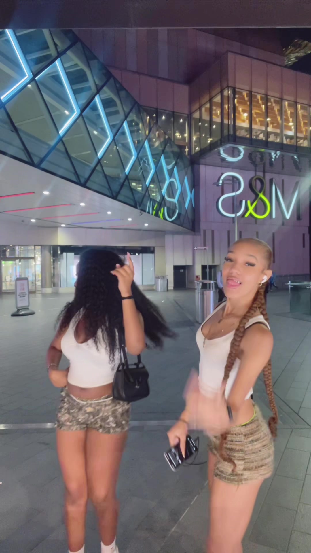 @nov&aacute;