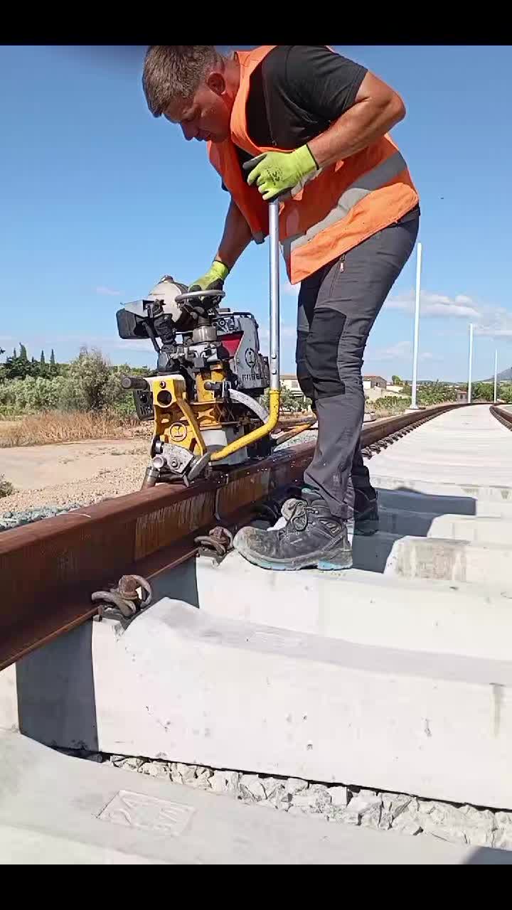 @&Alpha;&lambda;έ&xi;&alpha;&nu;&delta;&rho;&omicron;&sigmaf; &Nu;.