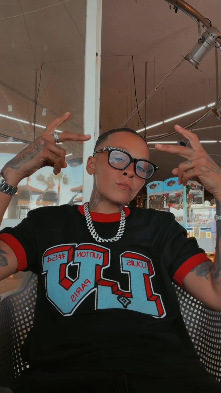 @KACEYLDN
