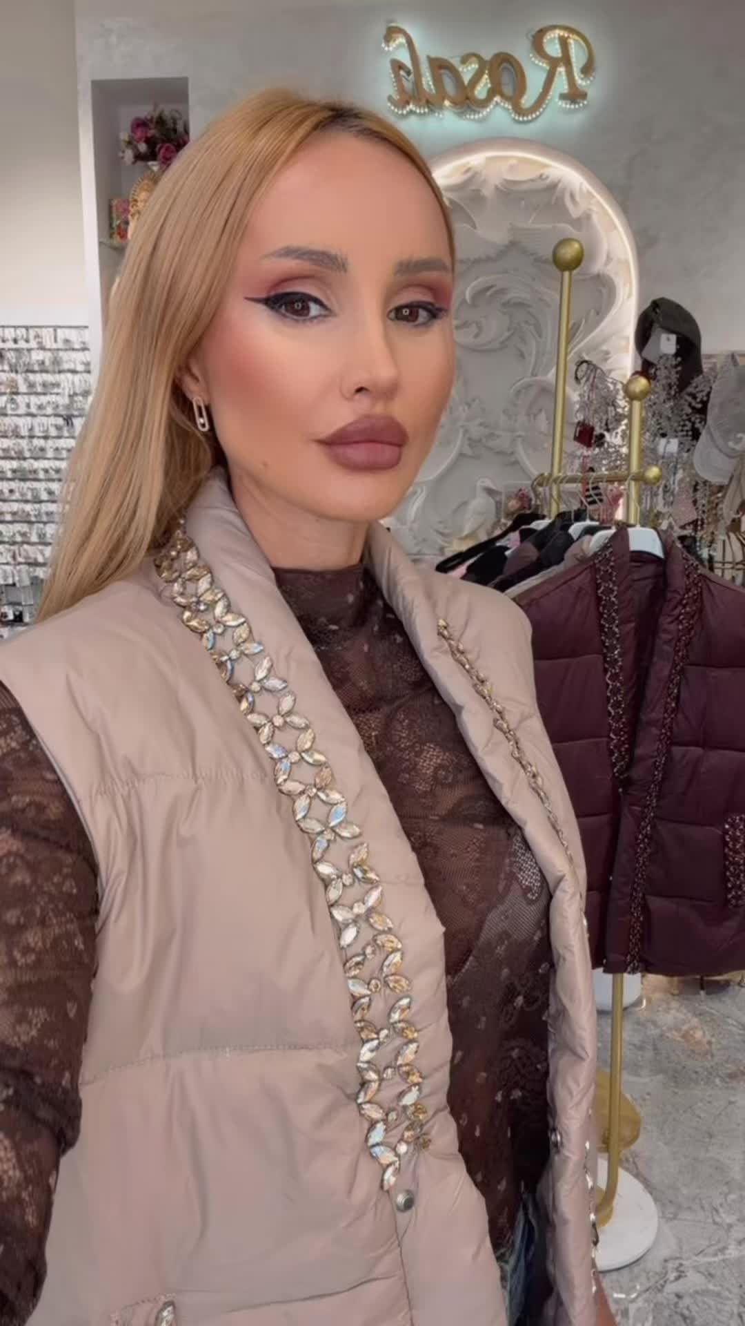 @Patricia Larisa