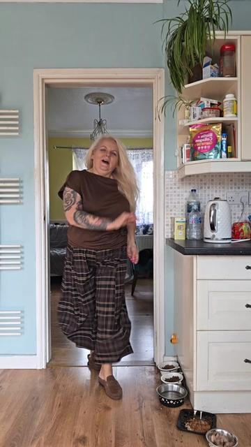 @Katty 58 plus size🤣