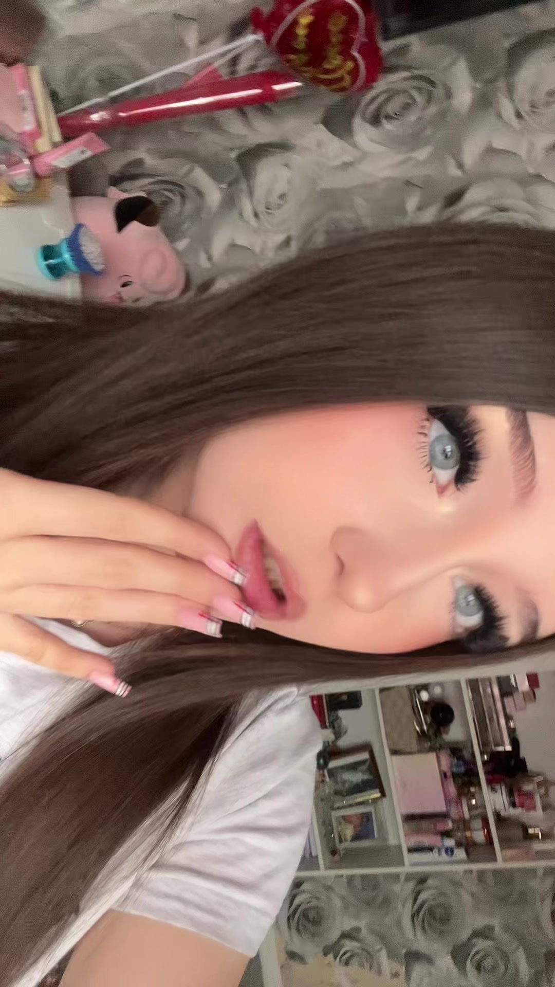 @♕