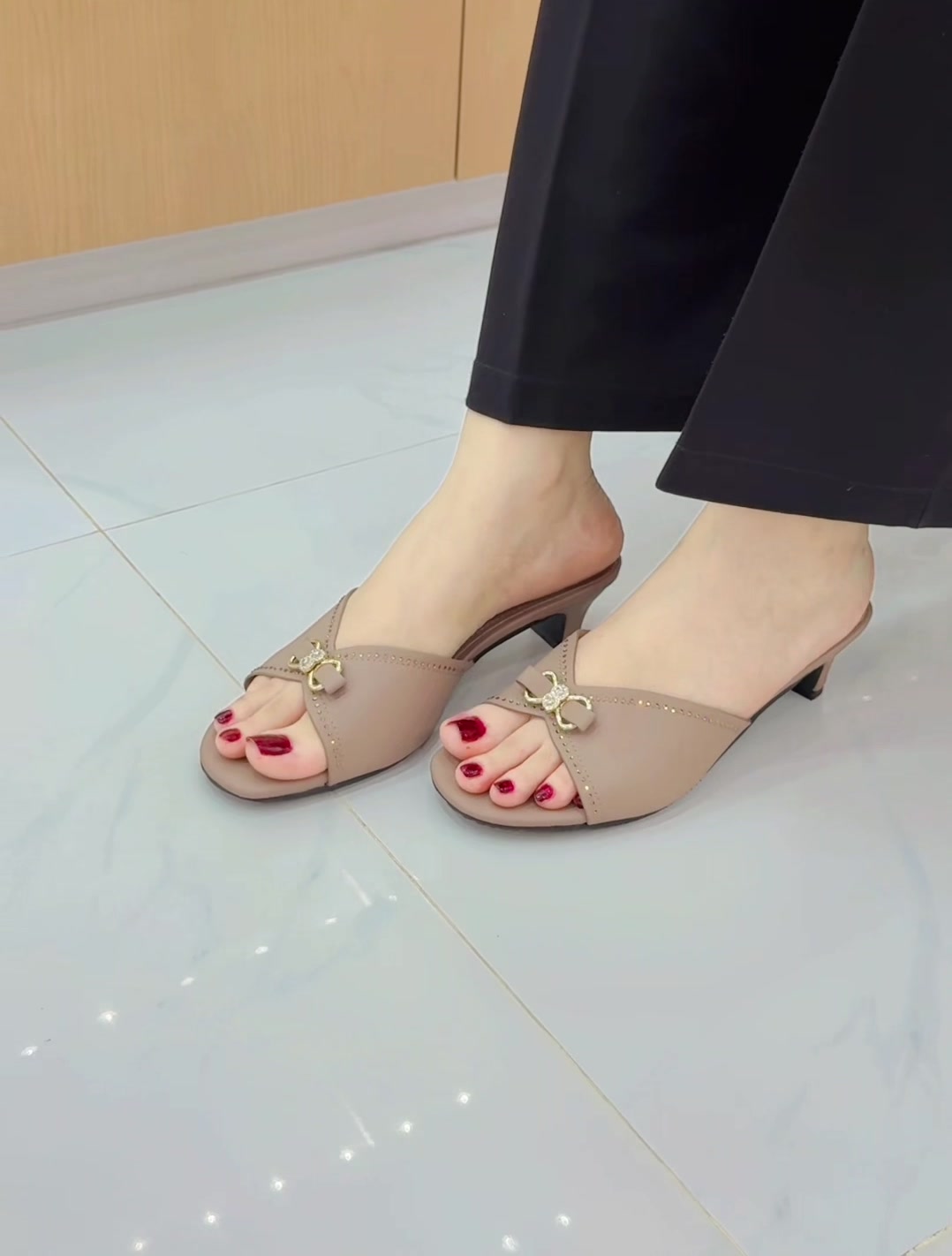 @Cherry Shoe Store