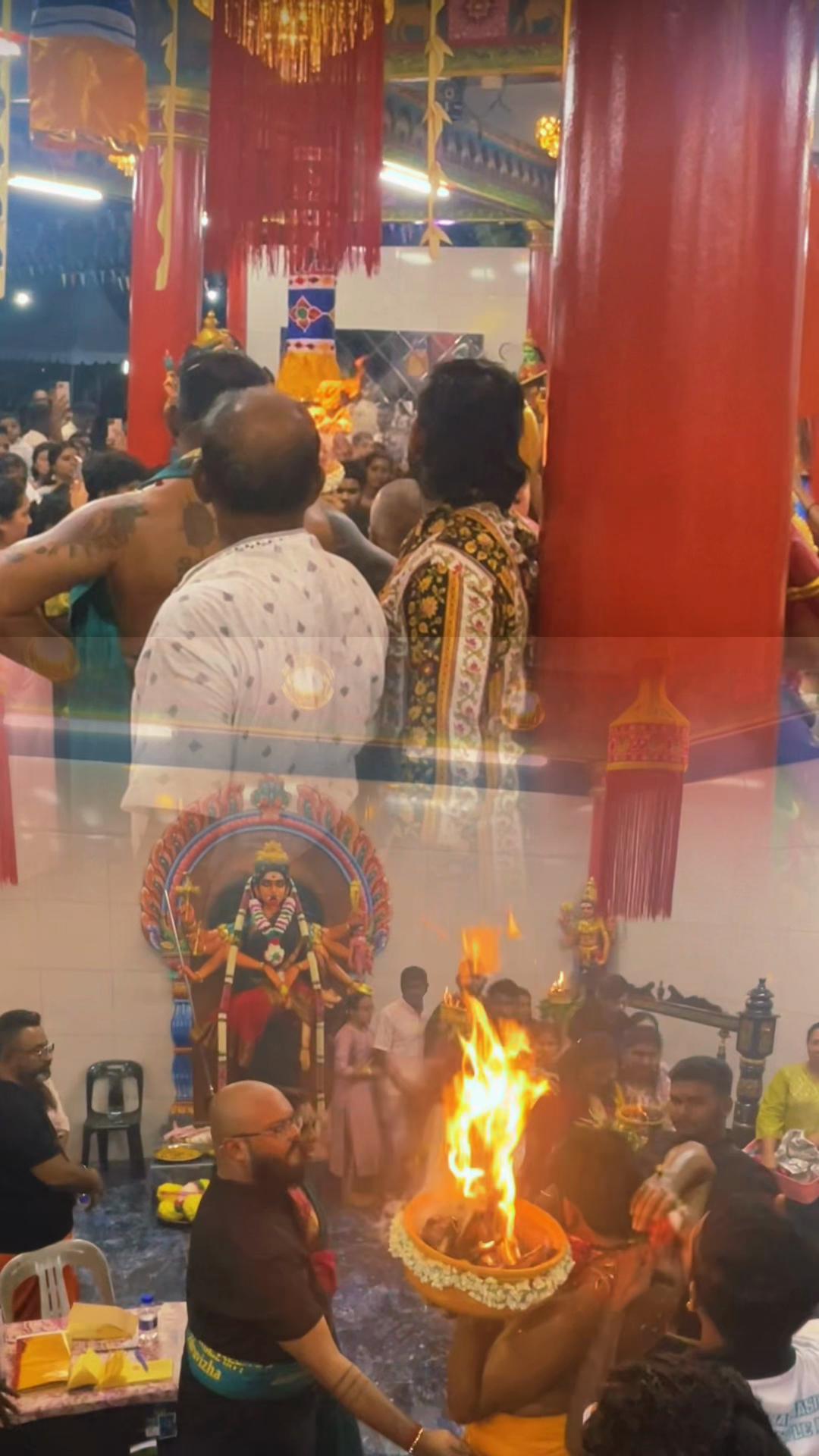 @Gayathiri_Thevar