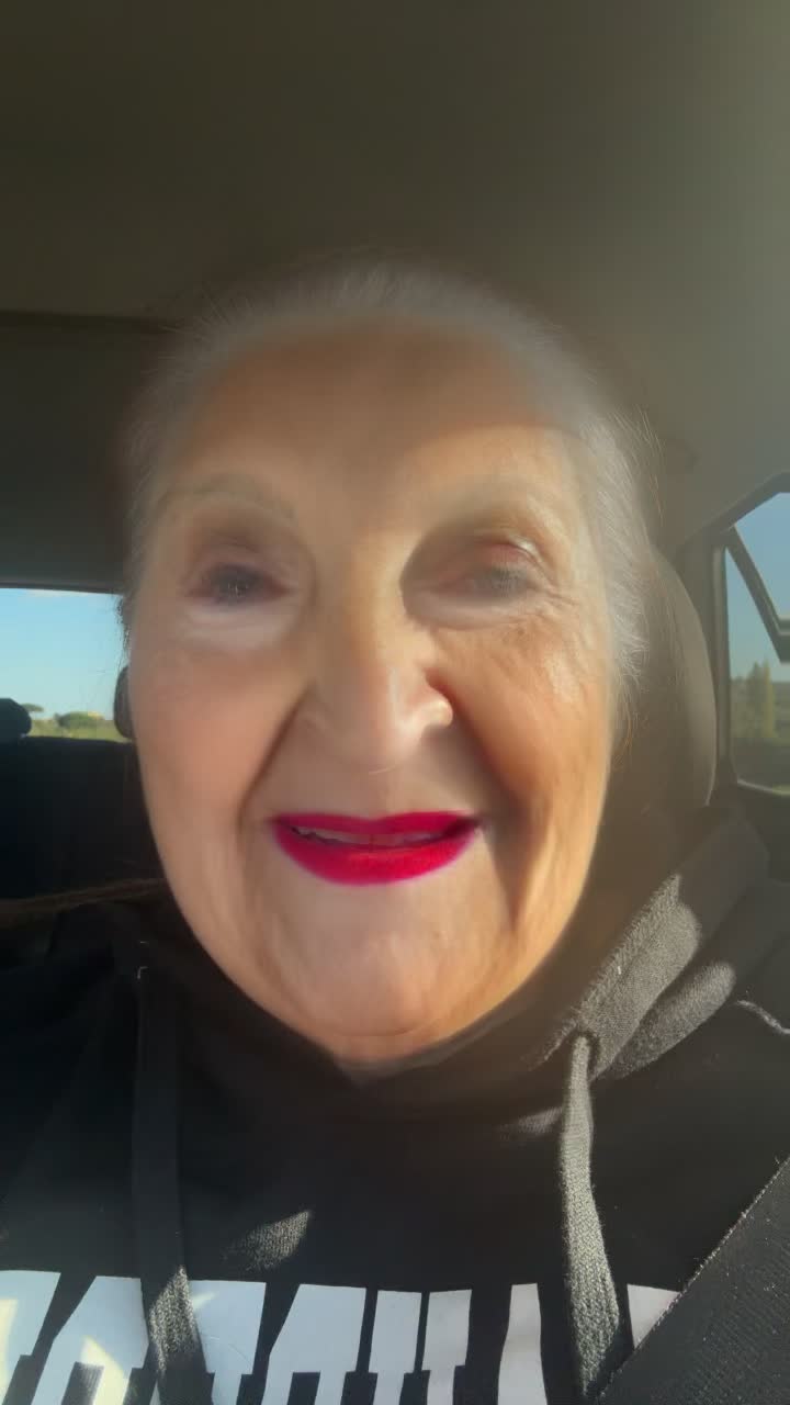 @Eliblond76