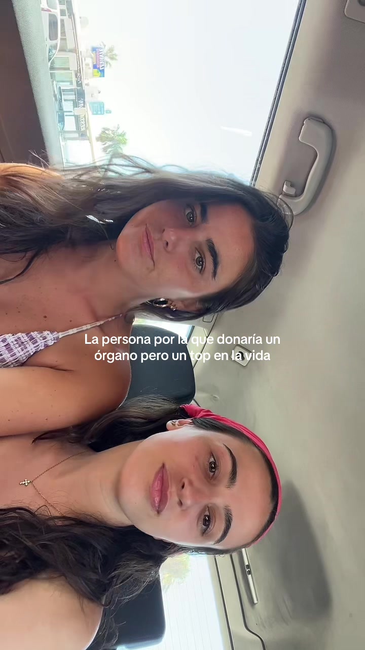 @elenaluugo